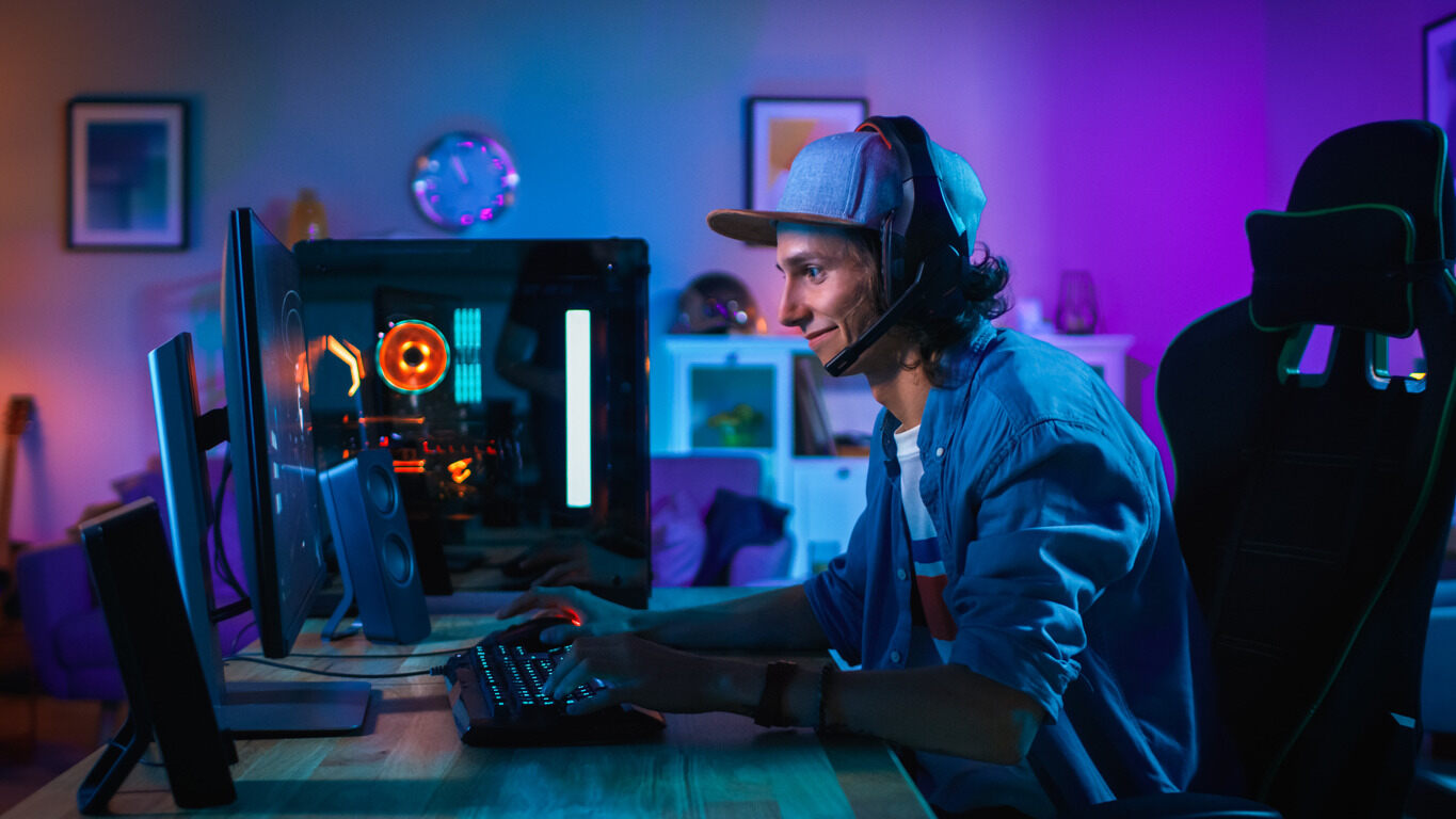 Boy streaming on his computer after his course with Berlitz Digital School.